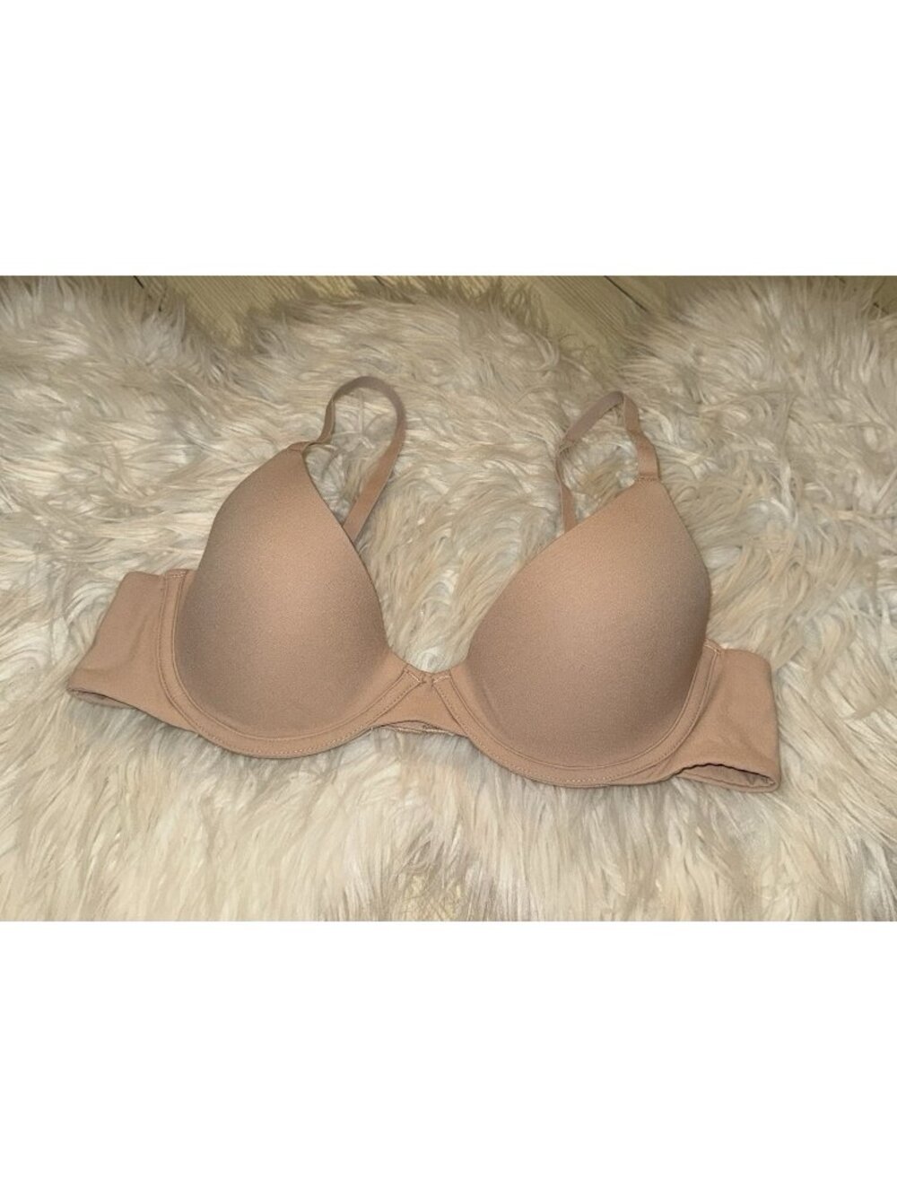 Skims Fits Everybody T-Shirt Bra Lined Underwire Womens 38A Beige
